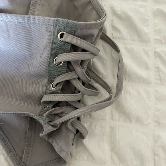 PrettyLittleThing Stylish Gray Halter Top - Picture 7 of 9